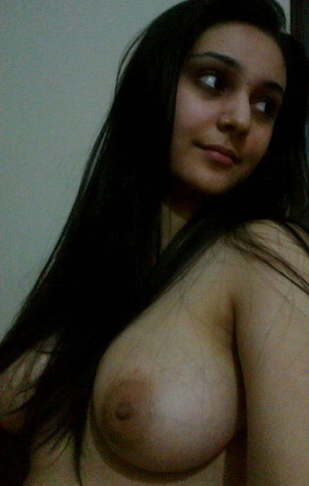 Nangi Selfie