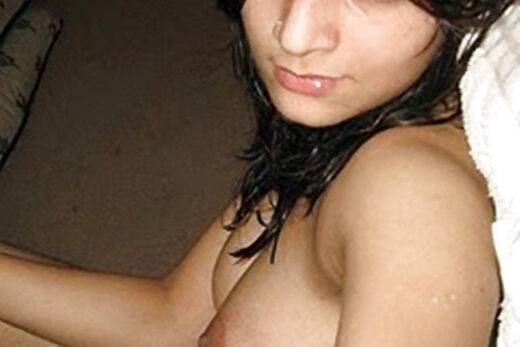 Nangi Selfie