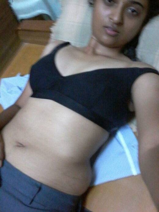 Nangi Selfie