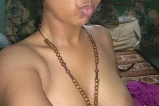 Nangi Selfie