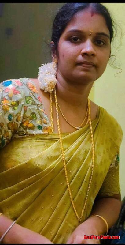 Few nangi pics of Tamil homely cheating bhabhi