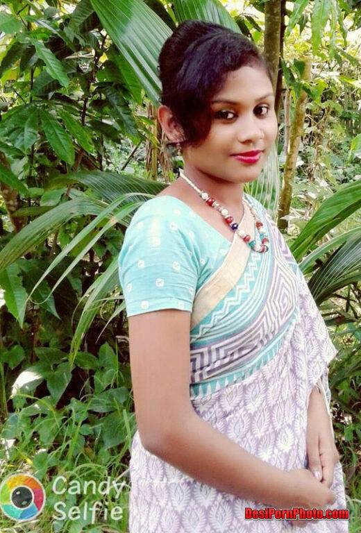 Bengali ladki mast boobs dikhati hui selfie unseen pics