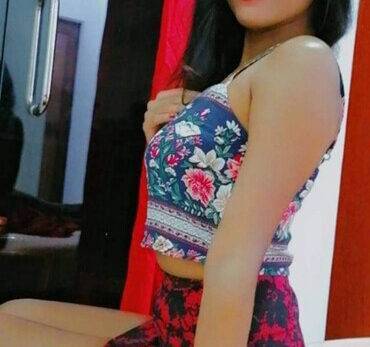 Srilankan sexy ladki nangi black and white pics