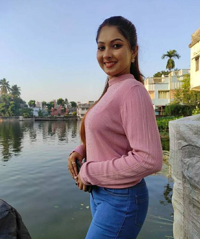 Nangi Selfie