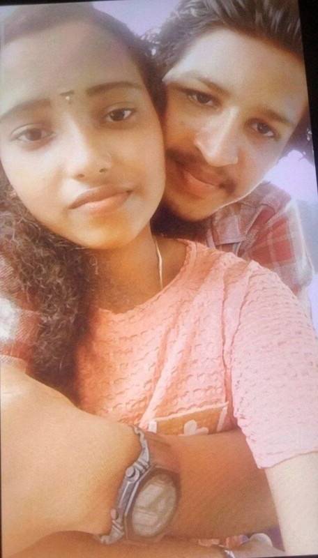 Nangi Selfie