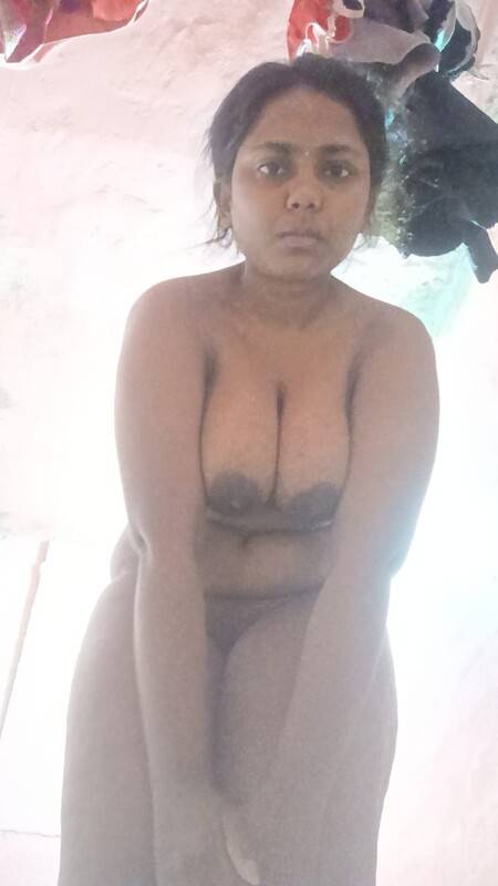 Nangi Selfie