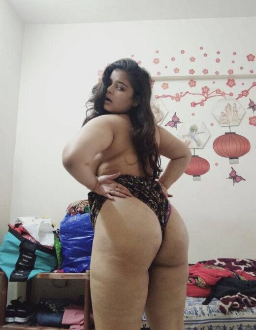 Nangi Selfie