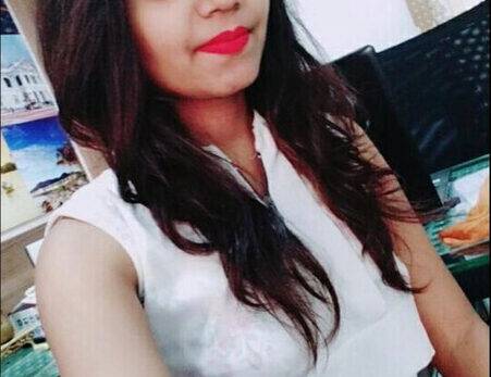 Nangi Selfie