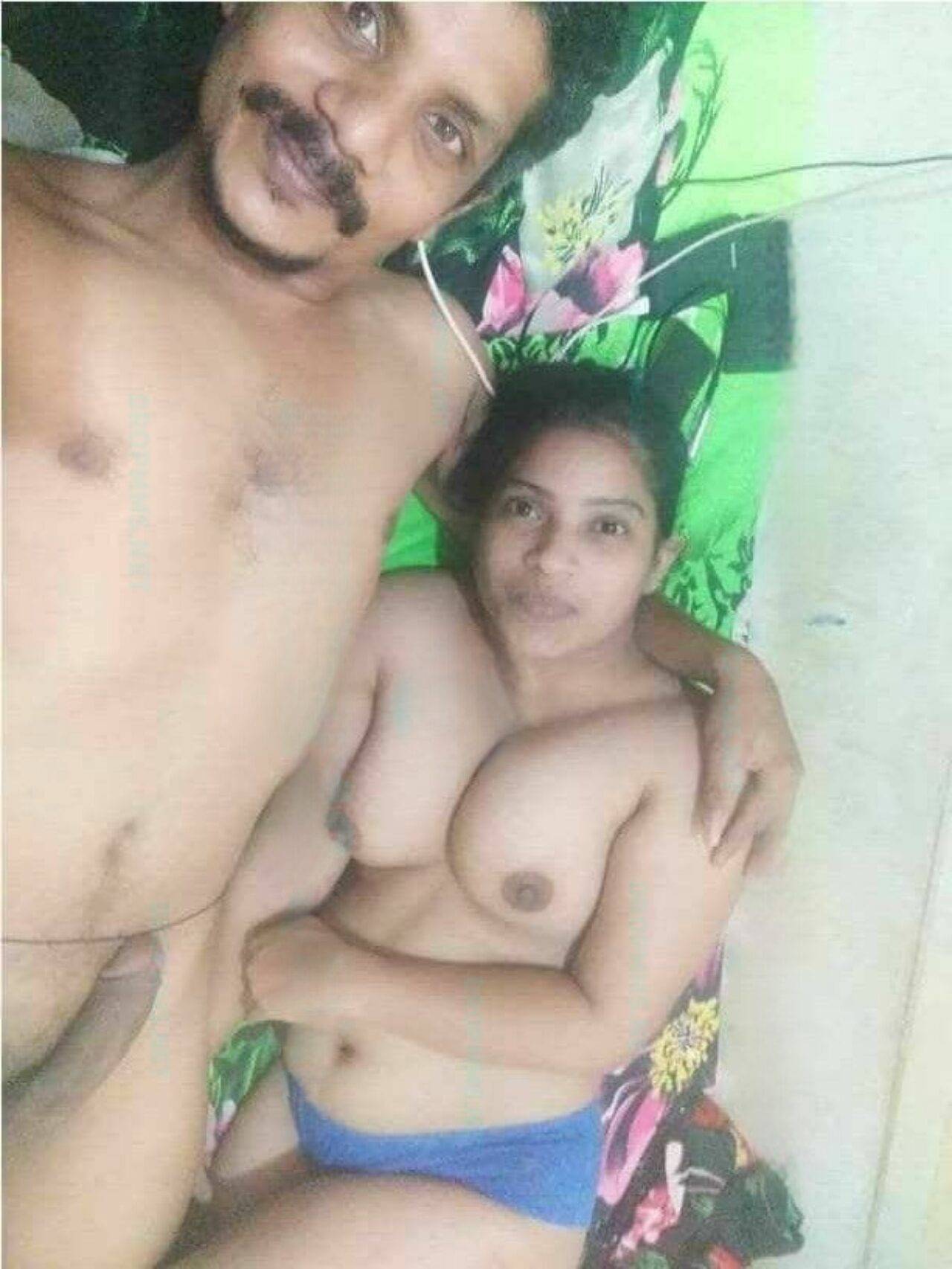 Nangi Selfie