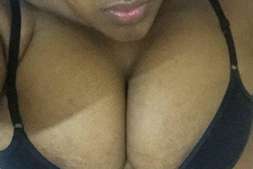 Nangi Selfie