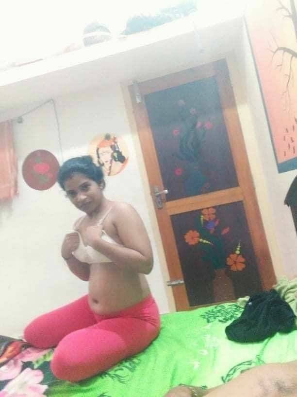Nangi Selfie