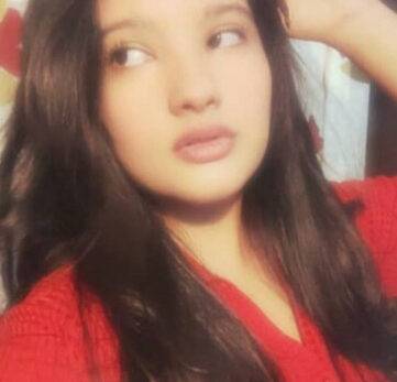 Nangi Selfie