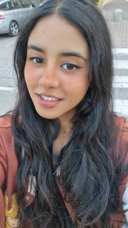 Nangi Selfie